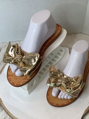 EUC Dolce Vita Gold Bow Sandal slip on flats